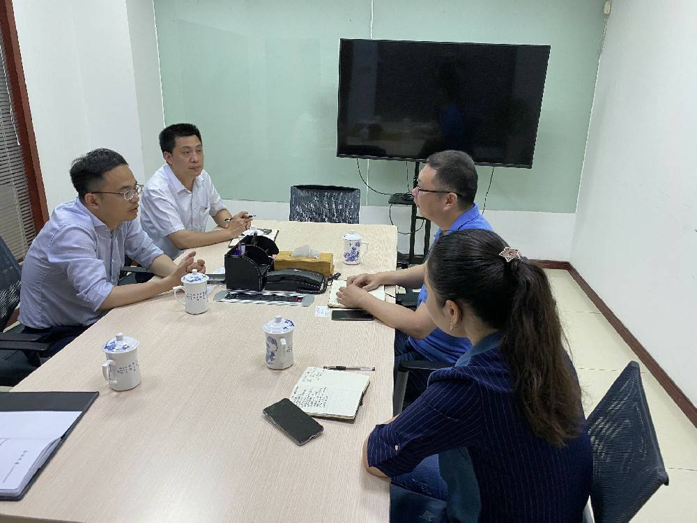无锡市工信局领导来开云官方端网站登录入口-开云(中国)科技开展“三联三解”活动